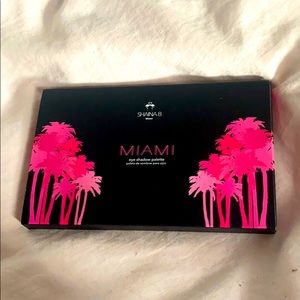 MIAMI eyeshadow palette